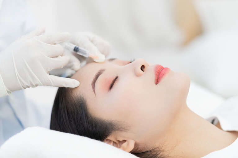 長期的な効果が期待できる「リジュラン注射」と即効性の高い「水光注射」